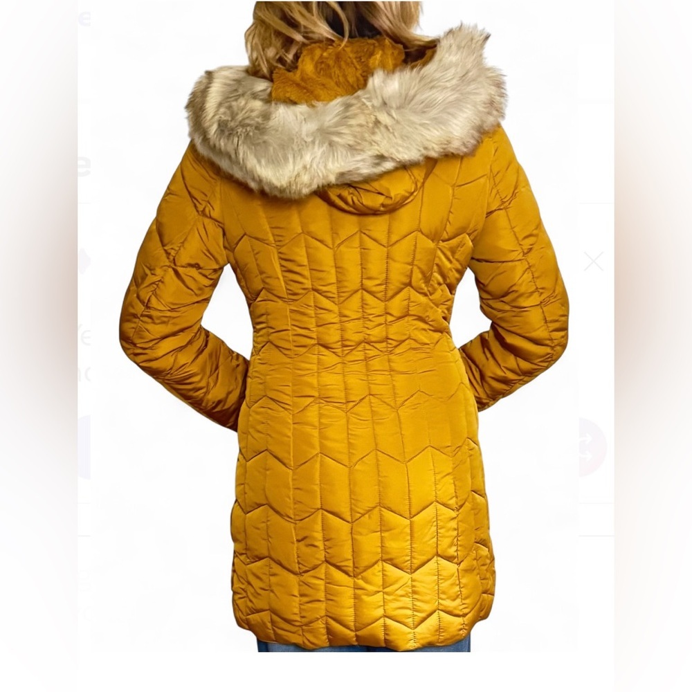 NWT Quilted Puffer Jacket w/ Faux Fur Hood
SM/MED/LG Available! - Picture 5 of 13
